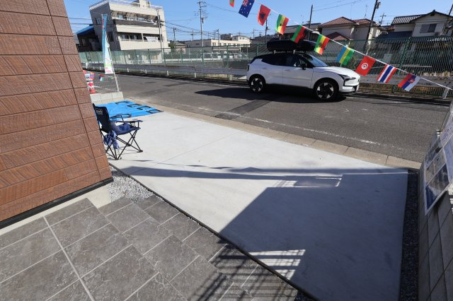 《仲介手数料無料》緑区東浦和７丁目32-23新築一戸建てFiTの駐車場|撮影日 2025年11月24日 12:20 晴れ