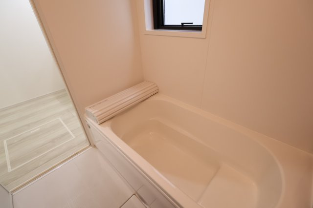 《仲介手数料無料》緑区東浦和７丁目32-23新築一戸建てFiTの浴室|撮影日 2025年11月24日 12:20 晴れ