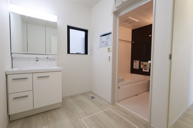 《仲介手数料無料》緑区東浦和７丁目32-23新築一戸建てFiTのランドリースペース|撮影日 2025年11月24日 12:20 晴れ