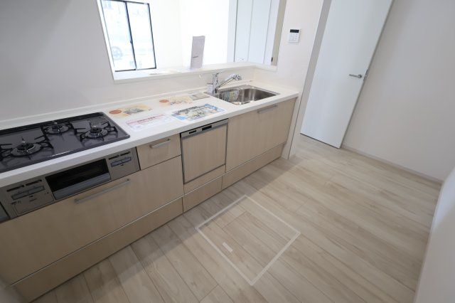 《仲介手数料無料》緑区東浦和７丁目32-23新築一戸建てFiTのキッチン|撮影日 2025年11月24日 12:20 晴れ