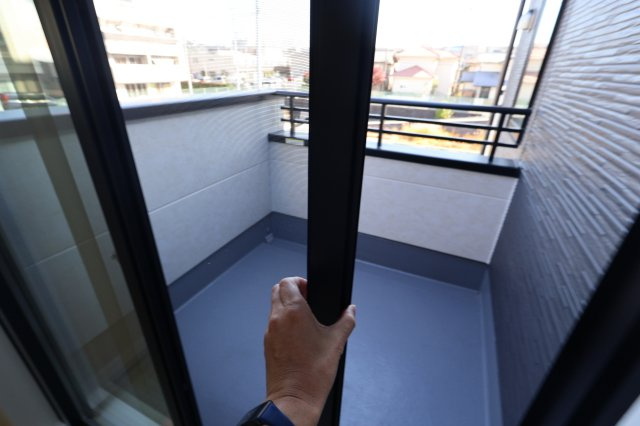 《仲介手数料無料》緑区東浦和７丁目32-23新築一戸建てFiTのバルコニー|撮影日 2025年11月24日 12:20 晴れ