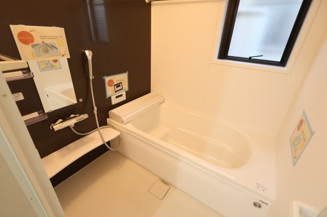 《仲介手数料無料》緑区東浦和７丁目32-23新築一戸建てFiTの浴室|撮影日 2025年11月24日 12:20 晴れ