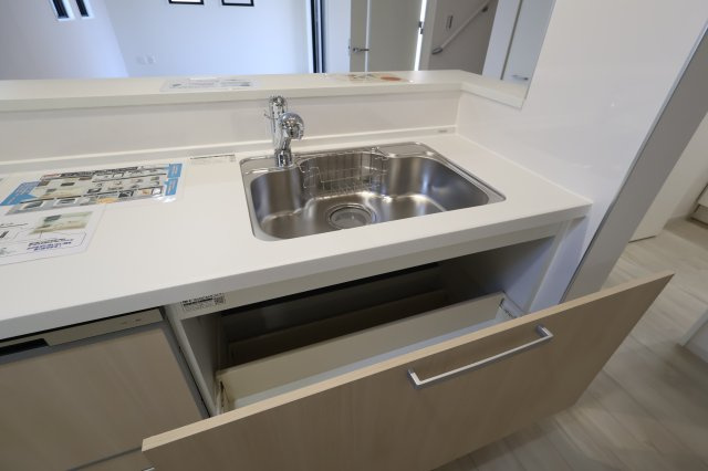 《仲介手数料無料》緑区東浦和７丁目32-23新築一戸建てFiTのキッチン|撮影日 2025年11月24日 12:20 晴れ