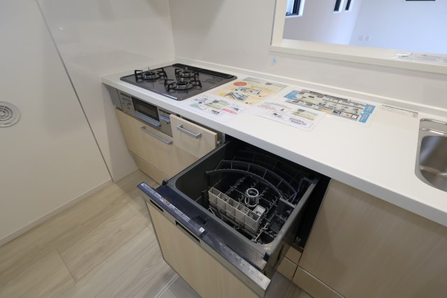 《仲介手数料無料》緑区東浦和７丁目32-23新築一戸建てFiTのキッチン|撮影日 2025年11月24日 12:20 晴れ