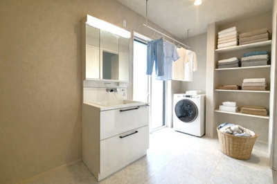 【ランドリースペース】 | 【ランドリースペース　CG家具設置イメージ】
※画像に含まれる家具家電はCGで作成したイメージです。実際の物件には付帯しません。