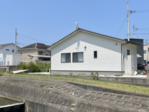 牟礼町大町　平家戸建の外観