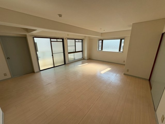 メゾンオリエンタルの居間・リビング