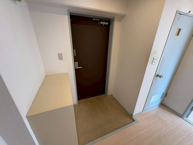 メゾンオリエンタルの玄関