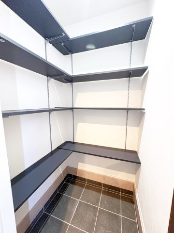 泉佐野市葵町3丁目　一戸建ての玄関