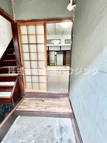 灰塚6丁目テラスハウスの玄関