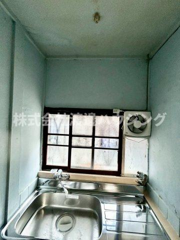 灰塚6丁目テラスハウスのその他|キッチンにも窓ございます