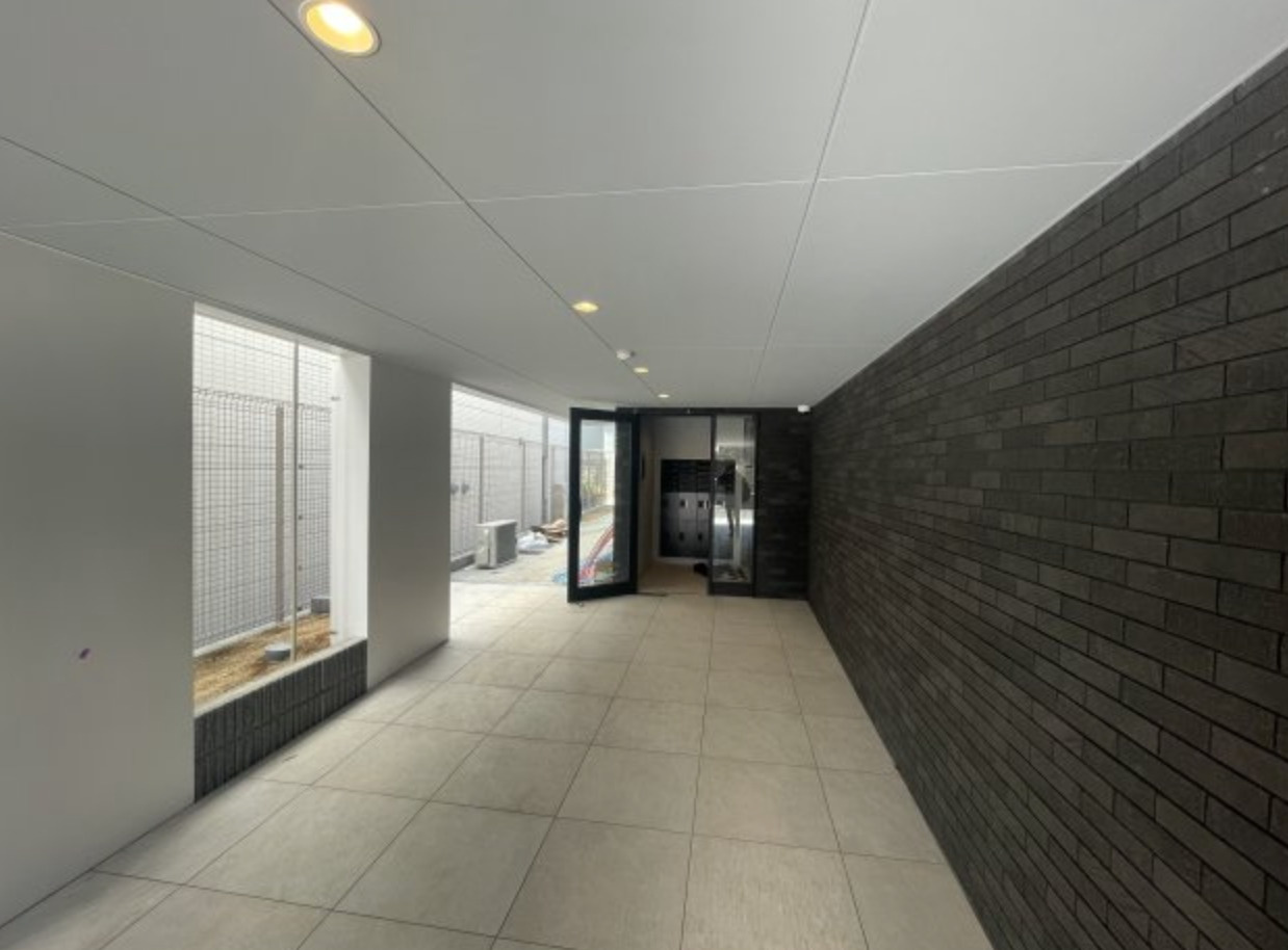 ルオーレ上北沢駅前のエントランス