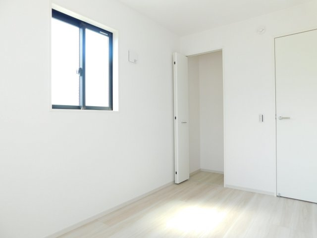 名古屋市熱田区千年2期の洋室|◇３階洋室◇　　２面採光で明るい洋室４．８帖　　クローゼット完備♪