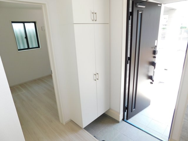 名古屋市熱田区千年2期の玄関|◇玄関◇　　ご家族の履物を収納出来る大容量のシューズボックス付き♪