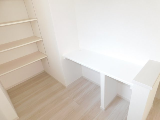 名古屋市熱田区千年2期のその他|◇スタディーカウンター◇ 　ＬＤＫにスタディカウンター付き！　　家事スペースやお子さまのスタディースペースにも最適♪