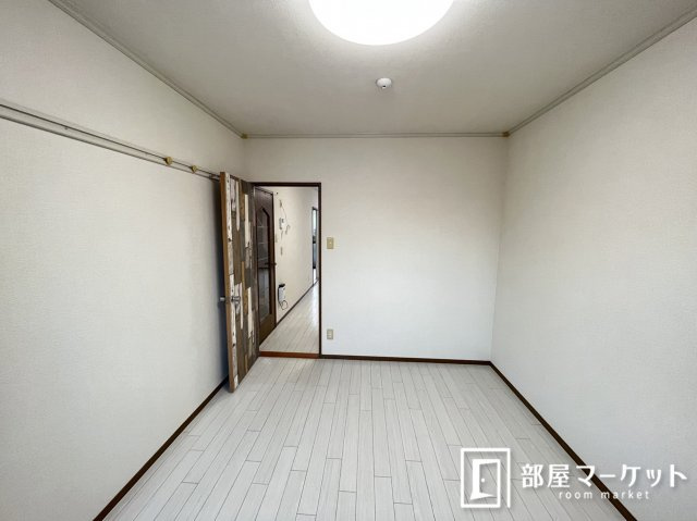 【寝室】 | サン・ヒルズ　A棟