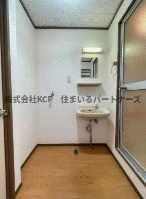 プレジデント御井の洗面所|明るい洗面所です