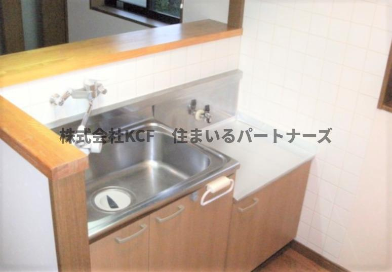 コージーコーナー223のキッチン|コンパクトなキッチンで掃除もラクラク