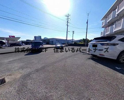 【駐車場】 | 第1サンシャインビル | 駐車場に車を止められます