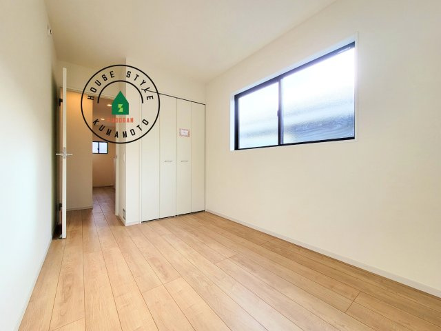 熊本市北区八景水谷1丁目第2-2棟（2号棟）　の洋室|採光良好な洋室は全居室、複層ガラスの遮熱効果と断熱効果で、一年中快適に過ごせます。