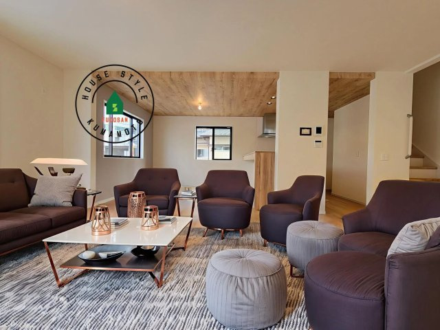 熊本市北区八景水谷1丁目第2-2棟（2号棟）　の居間・リビング|明るく開放的なリビングダイニングは豊かな陽光が注ぎ込み、やすらぎの空間を演出してくれます。ご家族で楽しいひとときをお過ごし下さい。