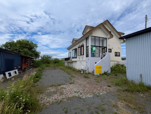 中央4丁目18貸家の庭