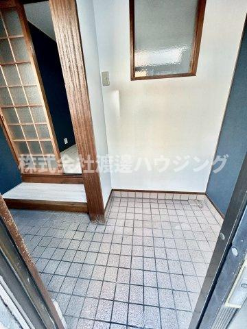大池2丁目テラスハウスの玄関