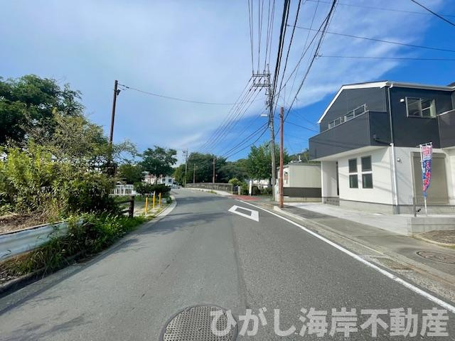 藤沢市城南3丁目　新築戸建の前面道路含む現地写真|現地外観