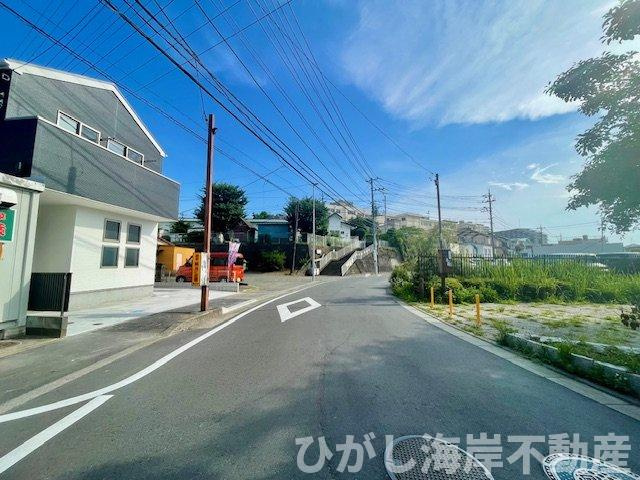 藤沢市城南3丁目　新築戸建の前面道路含む現地写真|現地外観