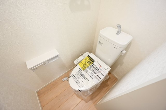 【トイレ】 | 桐生市相生町第16　クレイドルガーデン　2号棟 | シャワー＆暖房便座付きのトイレです！