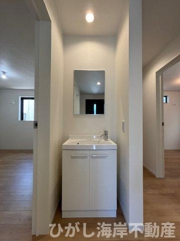 藤沢市片瀬海岸３丁目　新築戸建　全３棟の洗面所|セカンド洗面台