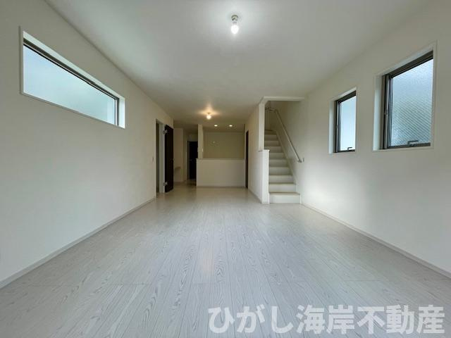 平塚市老松町　新築戸建　のダイニング|20.5帖　LDK