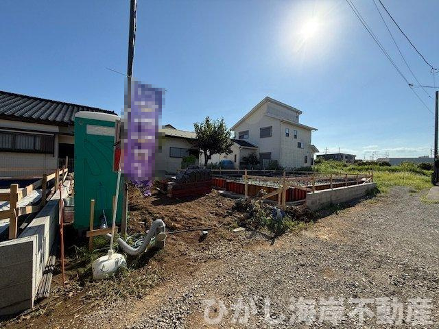 平塚市南豊田　新築戸建　全2棟の外観|9月7日撮影　建築中　現地外観