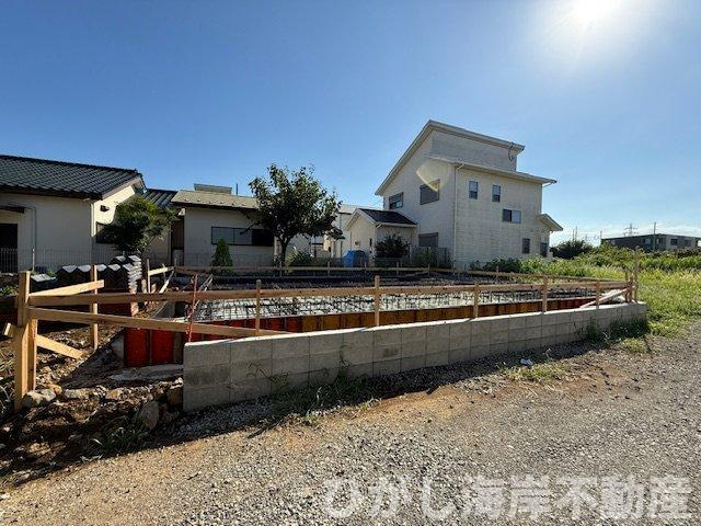 平塚市南豊田　新築戸建　全2棟の外観|9月7日撮影　建築中　現地外観