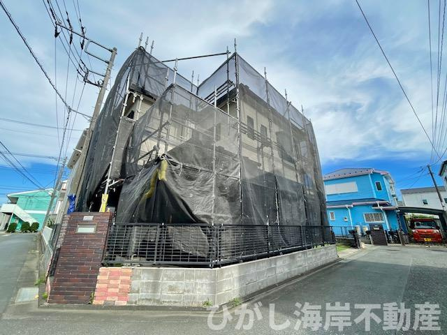 平塚市須賀　中古戸建の前面道路含む現地写真|7月19日撮影　新規リフォーム中　現地外観