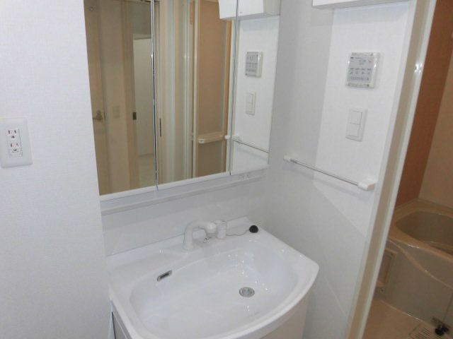 FLEUR DE PLAGE和白の洗面所