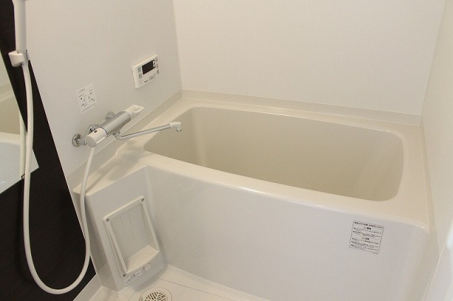 CB和白フランの浴室