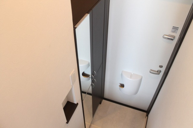 CB和白フランの玄関