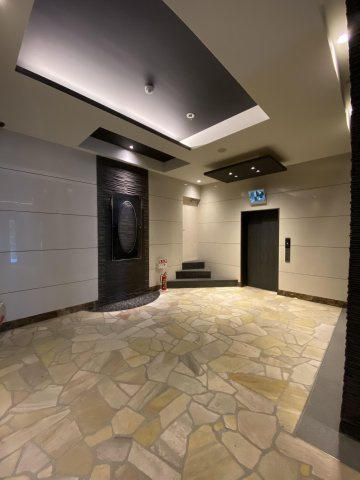 ラファセフェリーズのロビー