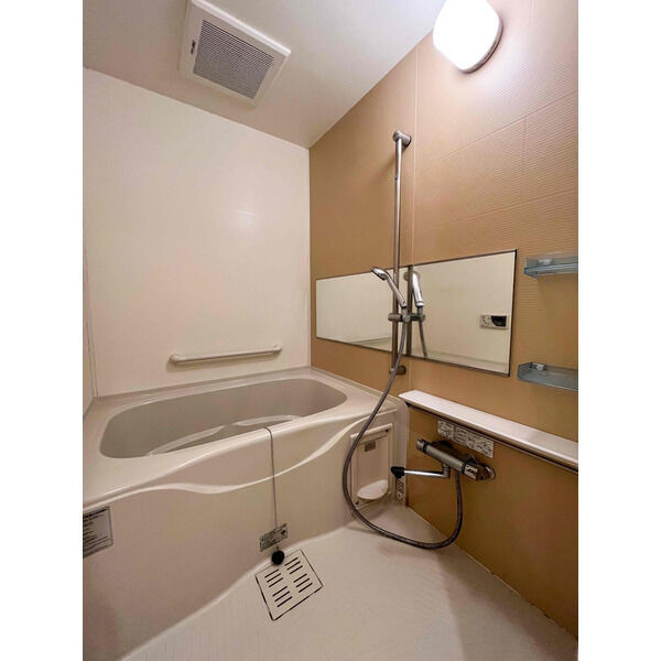 クリムゾン吉塚の浴室