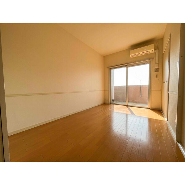 クリムゾン吉塚の居間・リビング