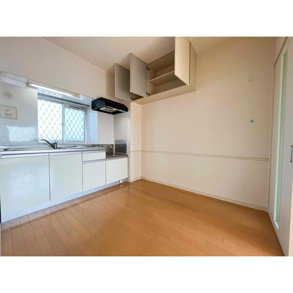 クリムゾン吉塚の居間・リビング