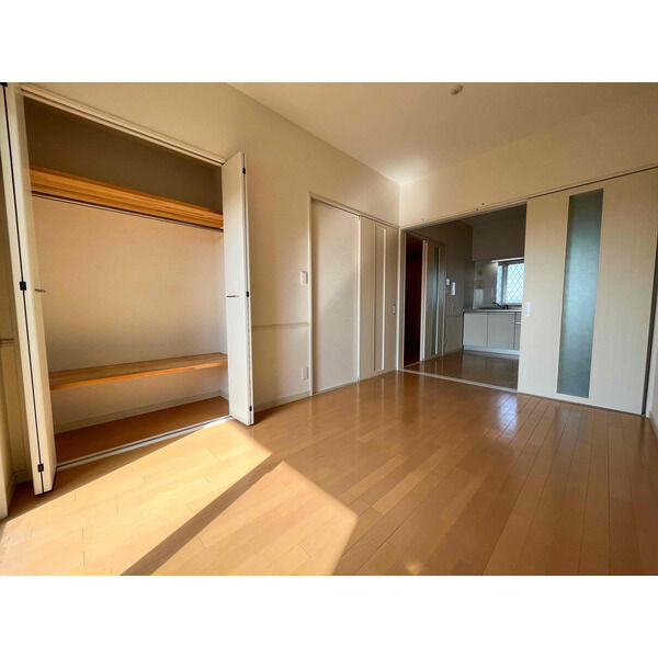 クリムゾン吉塚の居間・リビング