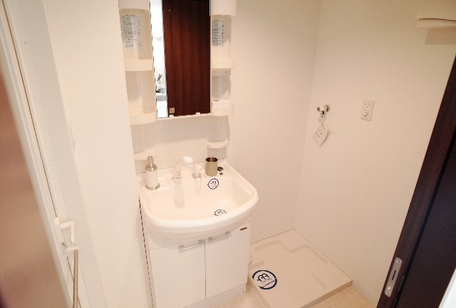 Aden箱崎駅前の洗面所