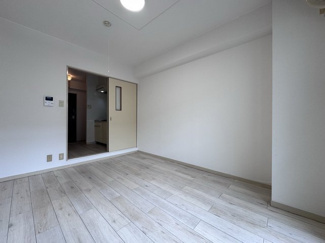 【寝室】ラフォーレ岩塚