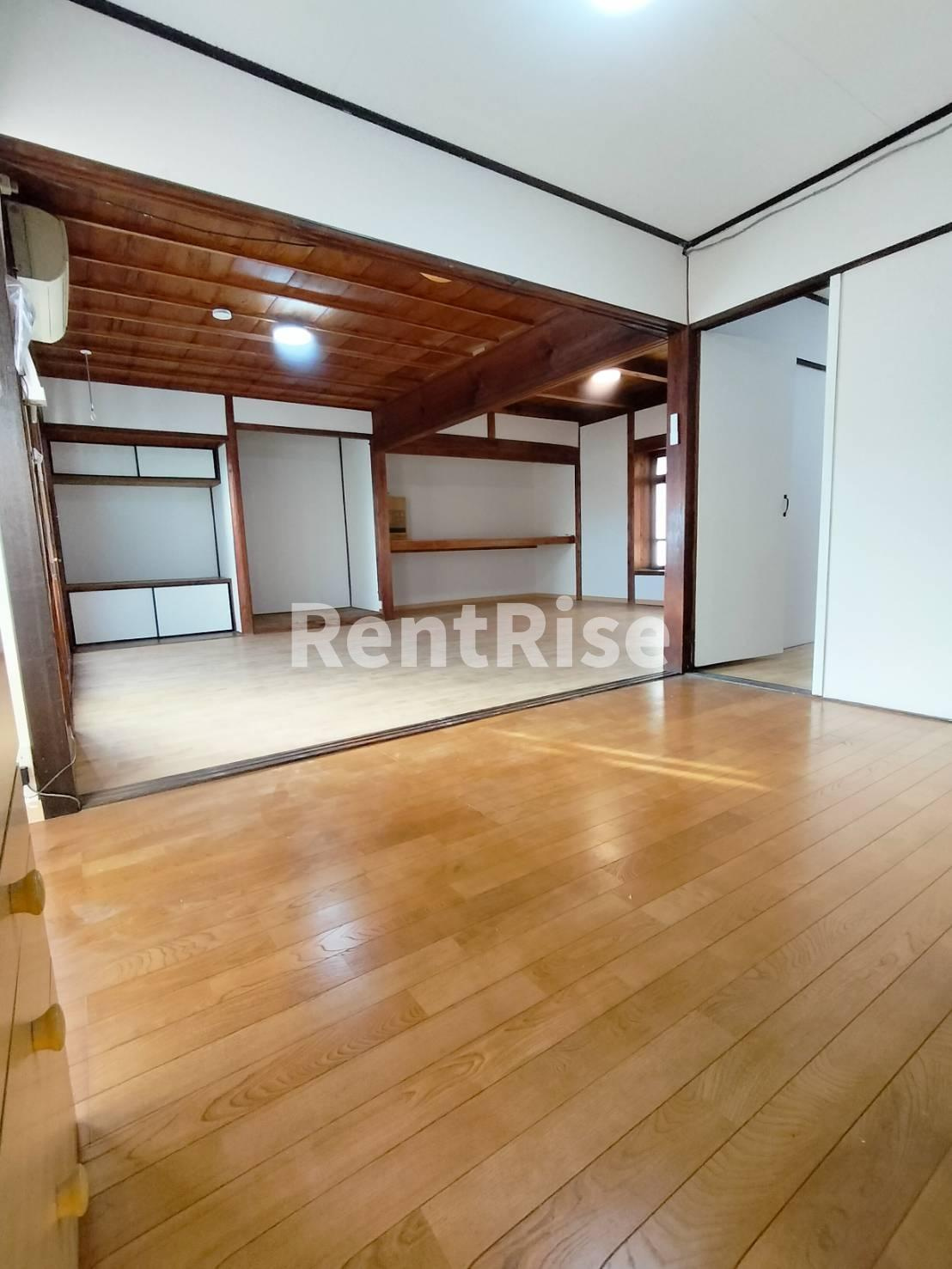 一宮浅野 戸建の居間・リビング