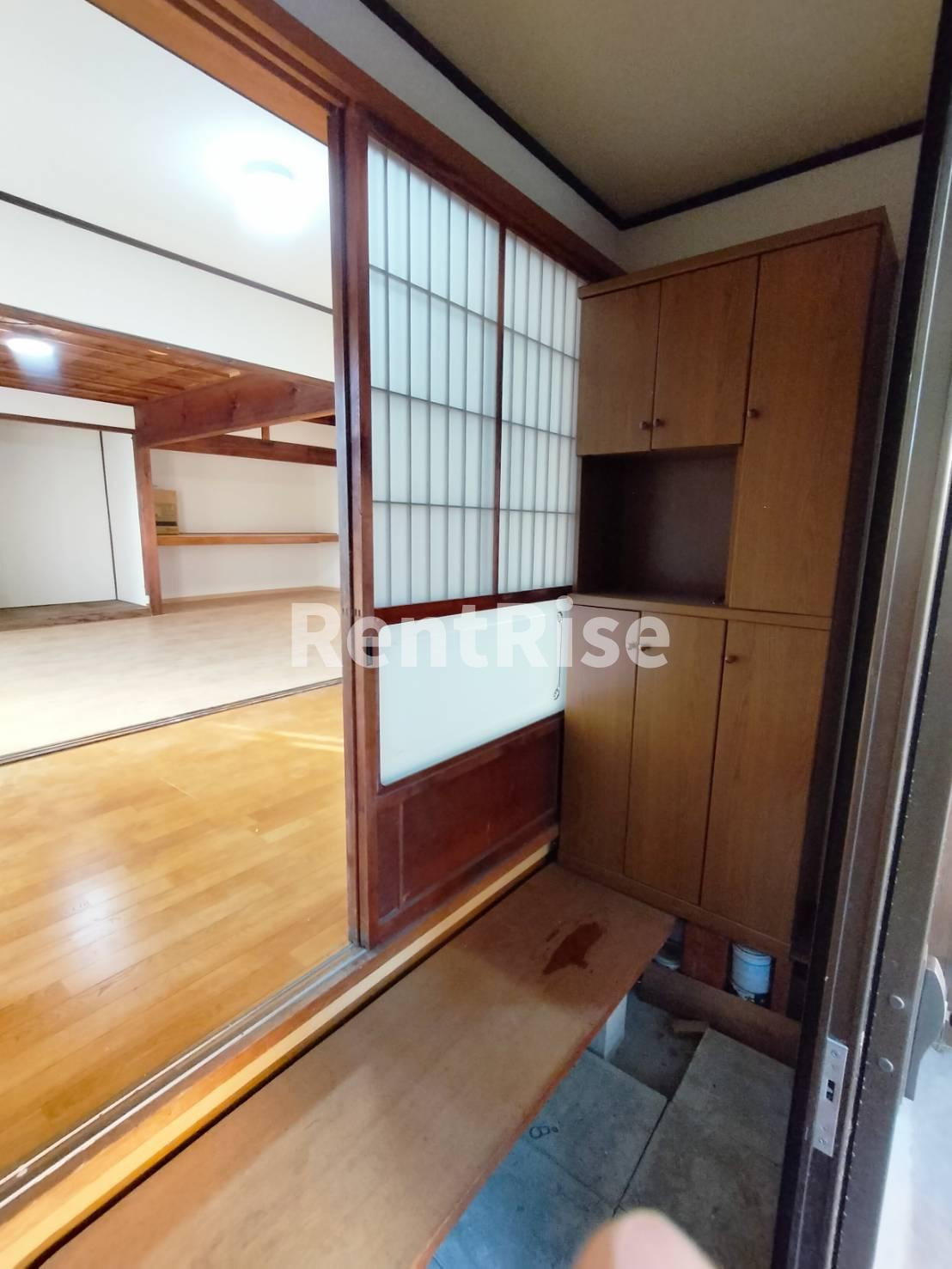 一宮浅野 戸建の玄関