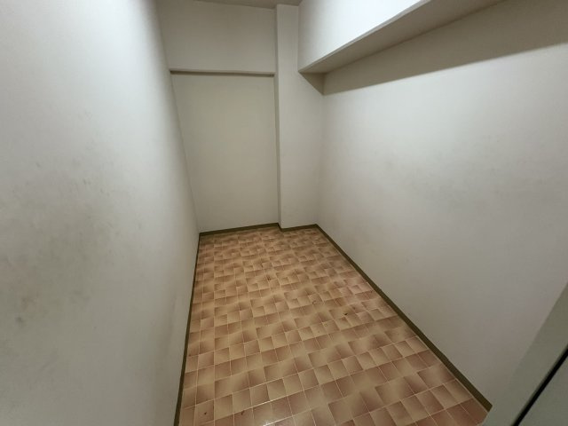 ニューセンバハイツの洋室|納戸2.0帖です。