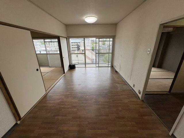 ニューセンバハイツの居間・リビング|９帖のリビングです。