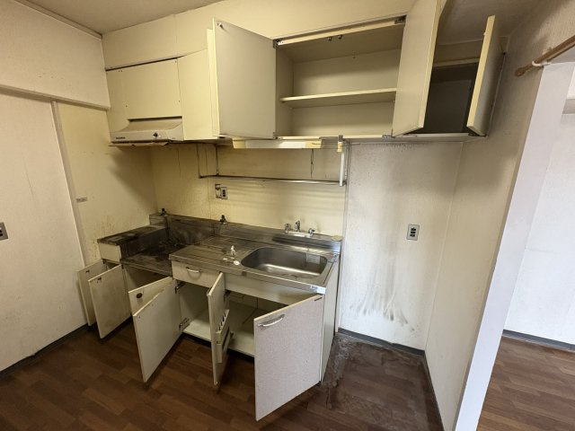 ニューセンバハイツのキッチン|交換が必要かと思います。